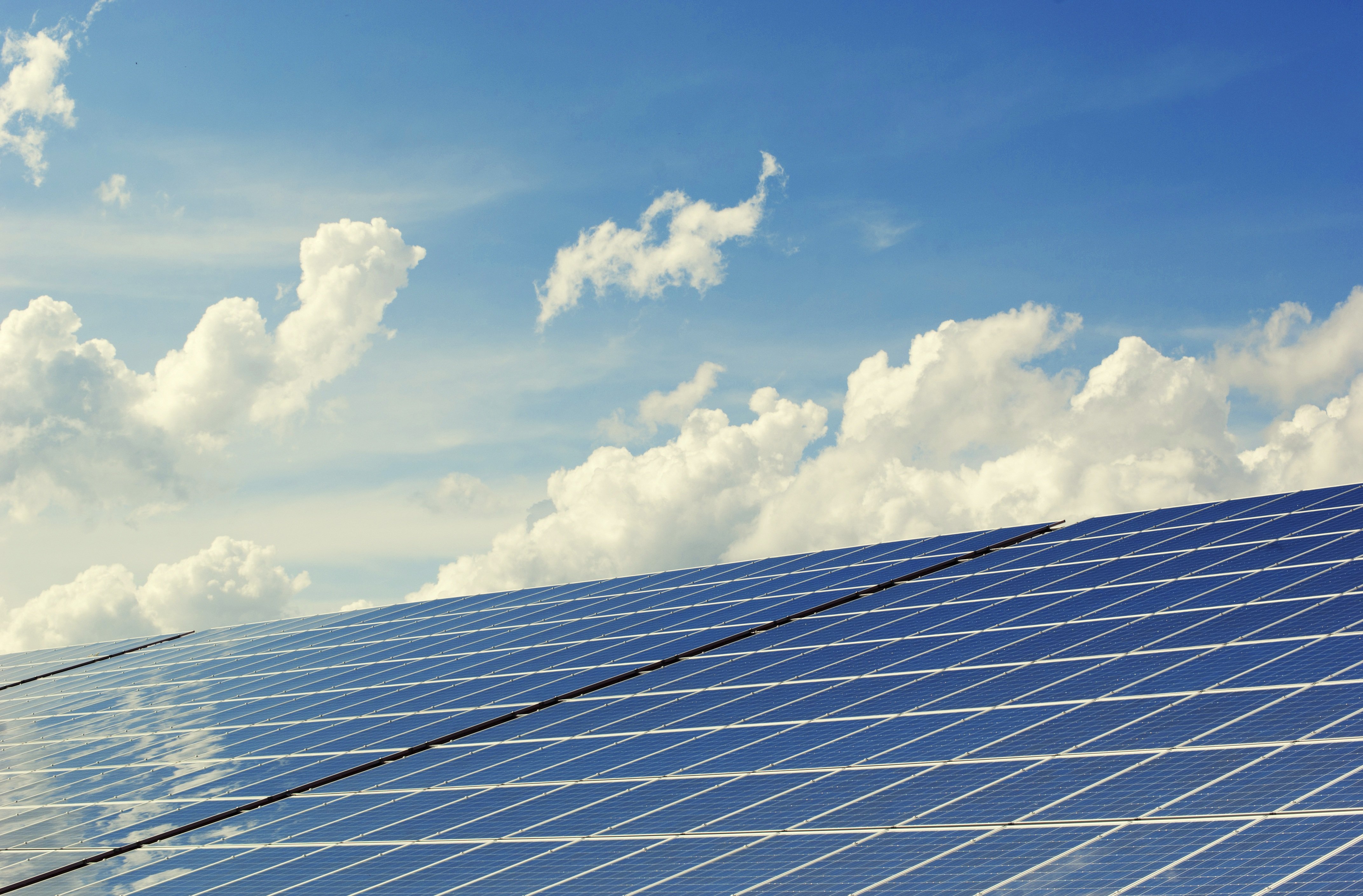 Energ&iacute;a limpia, impacto real: paneles solares comunitarios