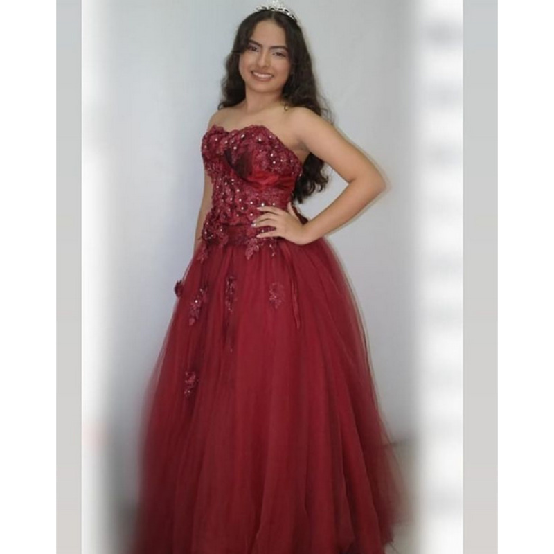 Vestidos de top 15 años vinotinto